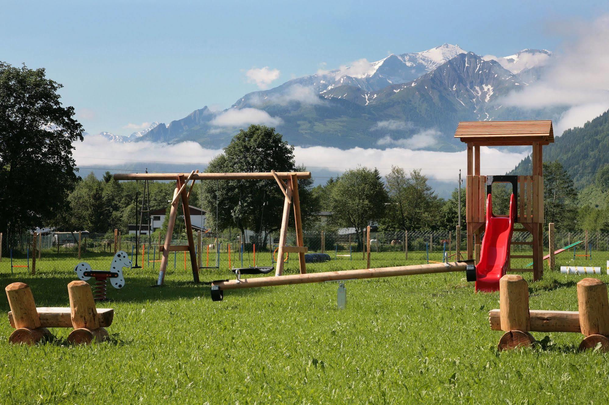 Chaletdorf Zellersee Maishofen Esterno foto